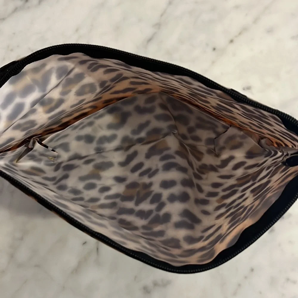 NWOT - Leopard / Cheetah Makeup / Toiletry Bag